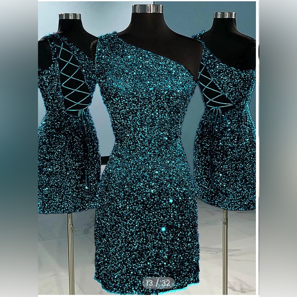 Short sequenced dress